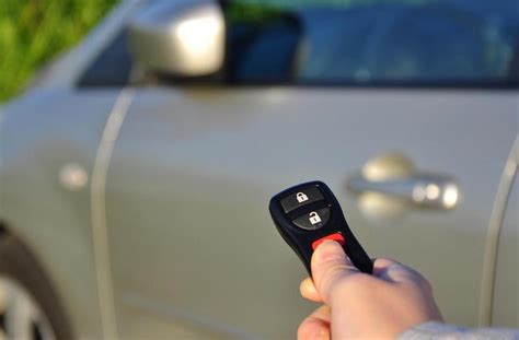 what is smart access card entry in car|The Difference Between Smart Key vs. Keyless Entry .